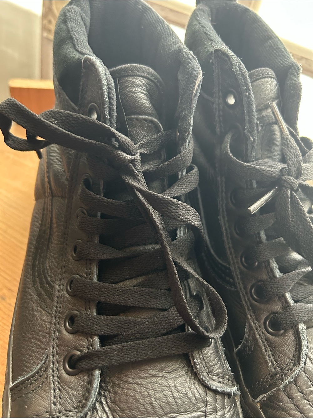 Vans Men's Sk8-Hi Leather High-Top Sneakers - Black men's 9 women's 10.5 Retro - Picture 3 of 12